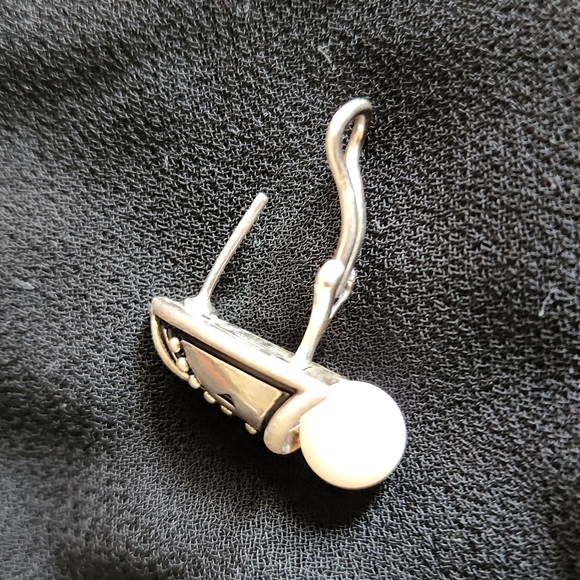 Women's Jewelry - Picture 2 of 5